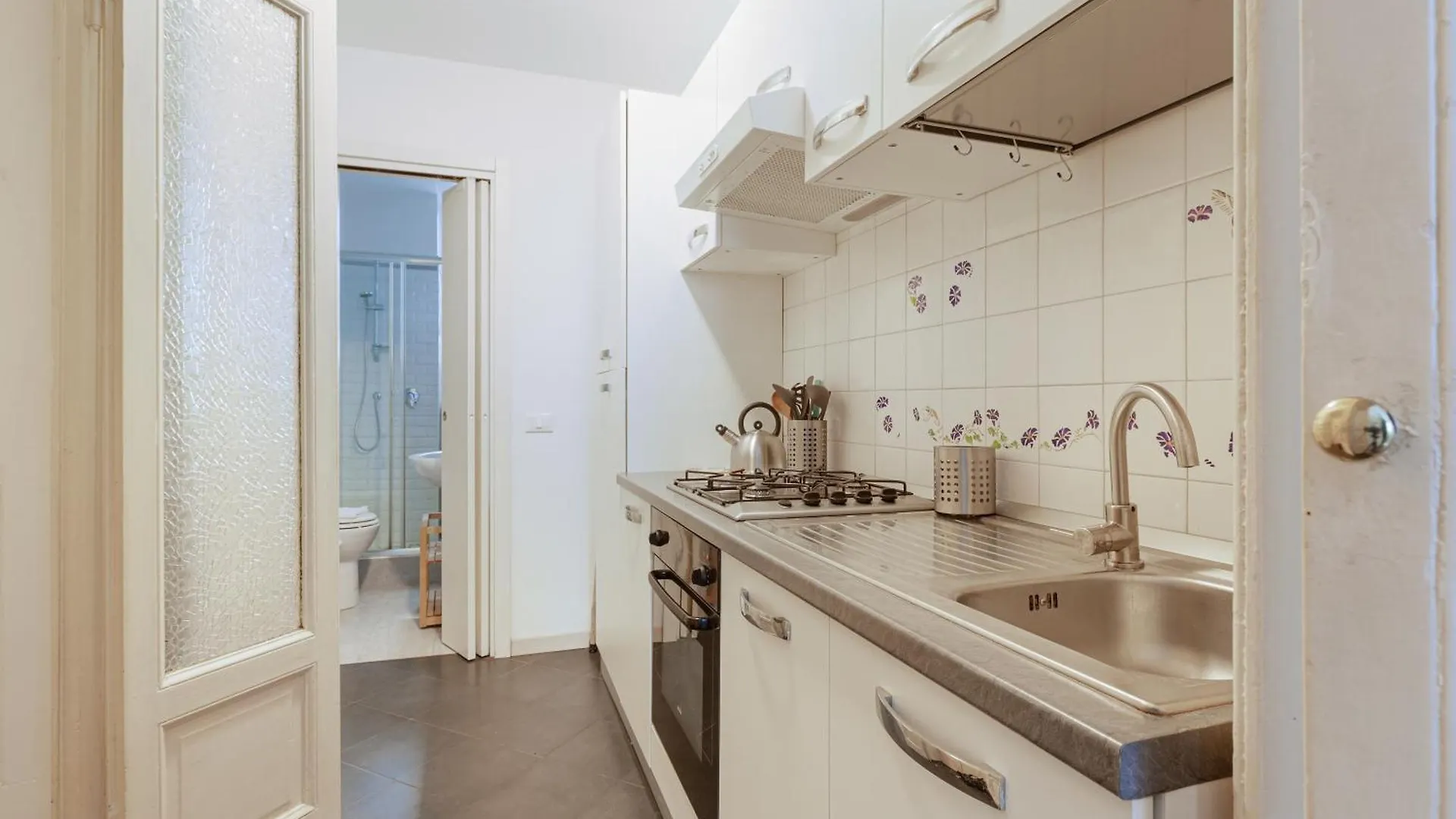 Brenta M3 - Floral Studio Apartment Milan