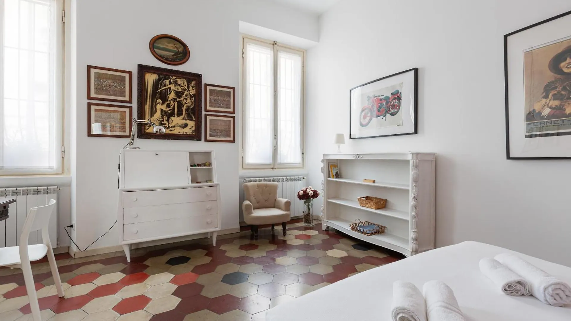 Brenta M3 - Floral Studio Apartment Milan